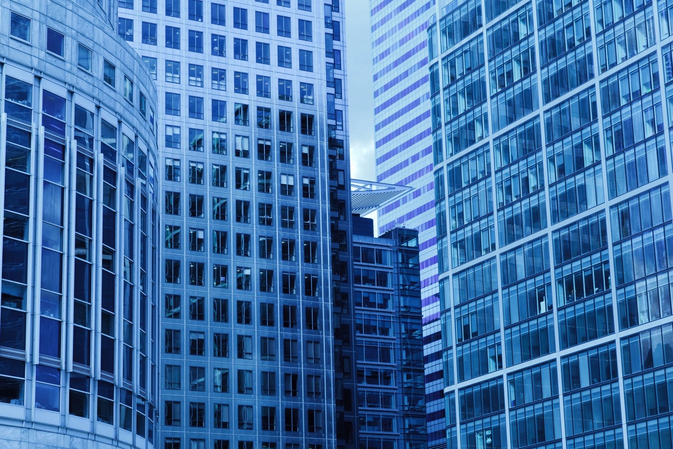 Office buildings qtq80-9ObKhJ